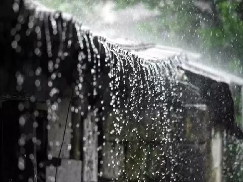বৃষ্টির পূর্বাভাস পুরুলিয়া বাঁকুড়া,পশ্চিম বর্ধমান বীরভূম এবং মুর্শিদাবাদ ও নদিয়া জেলায়। দার্জিলিংয়ের উঁচু পার্বত্য এলাকায় তুষারপাতের সম্ভাবনা। 