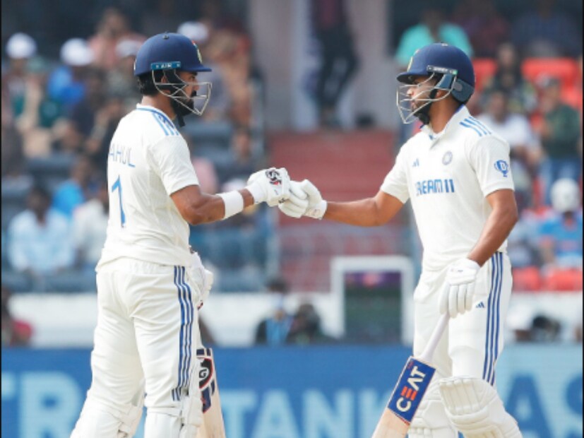 এরপর ম্যাচের রাশ ধরে নেন কেএল রাহুল ও শ্রেয়স আইয়ার। দুজন মিলে ঠান্ডা মাথায ব্যাটিং করেন। নিজের অর্ধশতরান পূরণ করেন কেএল রাহুল। অর্ধশতরানের পার্টনারশিপও করেন দুই তারকা ব্যাটার। লাঞ্চ পর্যন্ত জুটিতে ৬৩ রান যোগ করেছেন রাহুল ও শ্রেয়স। মধ্যাহ্ন বিরতি পর্যন্ত ভারতের স্কোর ২২২ রানে ৩ উইকেট। 