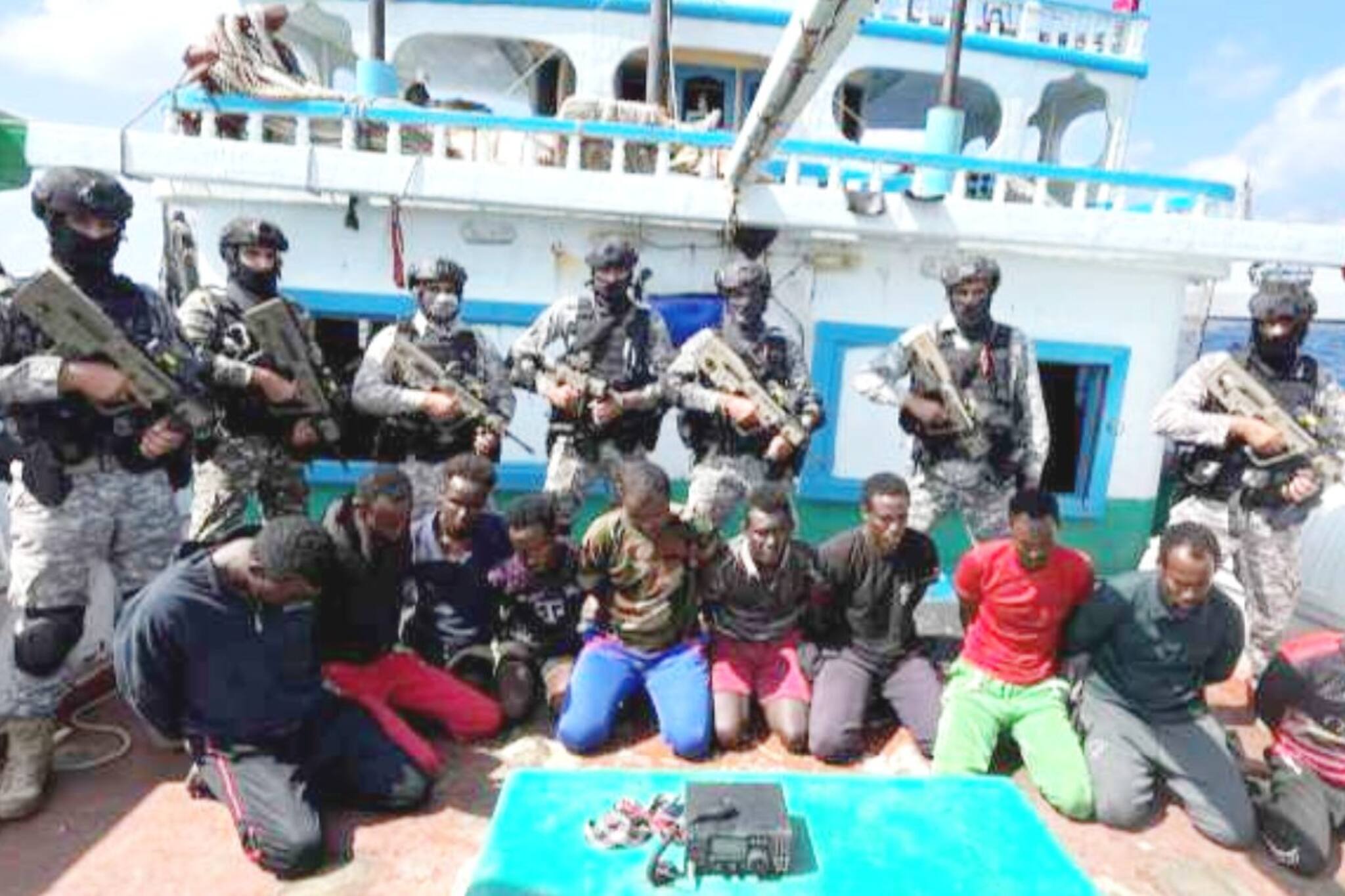 জলদস্যুদের হাতে বন্দি ১৯ পাকিস্তানি, অপারেশন চালিয়ে উদ্ধার করল ভারতীয় নৌসেনা