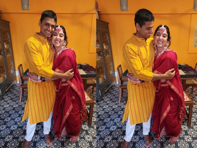 ইরা ও নূপুরের চুম্বনের ভিডিওতে আমিরকে চোখ মুছতে দেখা গেছে৷ এই ভিডিও ঝড়ের গতিতে ভাইরাল হয়েছে নেটদুনিয়ায়৷ বিয়ের দিন সাদা রঙের গাউন পরেছিলেন ইরা খান৷ আমির খানকেও সাদা শার্ট ও কালো স্যুটে দেখা গিয়েছে৷ প্রথম সারিতে বসেই মেয়ের বিয়ে দেখেন আমির খান ও রীনা দত্ত৷