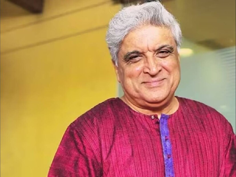 জাভেদ আখতার আরও বলেন, ‘কোনও ভাষার সঙ্গে কোনও ধর্মের সম্পর্ক নেই। ২০০ বছর হয়ে গেছে, হিন্দি আর উর্দু পৃথক ভাষা হিসেবে প্রতিষ্ঠা পেয়েছে। কিন্তু তারা এক সময় এক ছিল। তৎকালীন পূর্ব পাকিস্তানের বাঙালিরা বলেছিলেন, 'আমরা মরব কিন্তু উর্দু পড়ব না, আমরা পৃথক রাষ্ট্র (বাংলাদেশ) চাই।’