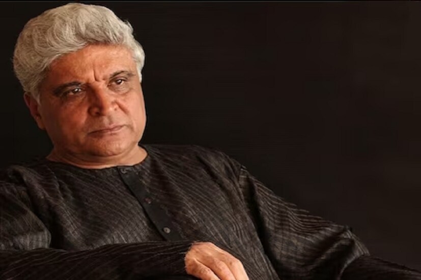 এমনকী, বলিউডের স্বনামধন্য লিরিসিস্ট এ-ও বলেন যে, “এটা বিশ্বের সবথেকে বড় উৎসব। আর তা উদযাপনে তো কোনও সমস্যা নেই।” সংবাদমাধ্যমের কাছে একটি সাক্ষাৎকারে এই কথা জানিয়েছেন তিনি। এর আগে অবশ্য এমএনএস প্রেসিডেন্ট রাজ ঠাকরে দ্বারা আয়োজিত দীপোৎসব অনুষ্ঠান নিয়ে বক্তব্য রাখতে গিয়ে জাভেদ আখতার বলেন, “ভগবান রাম এবং দেবী সীতা শুধুমাত্র হিন্দু দেব-দেবী নন। তাঁরা আসলে ভারতবর্ষের সাংস্কৃতিক ঐতিহ্য। যদিও আমি একজন নাস্তিক, আমি এখনও রাম এবং সীতাকে দেশের সম্পদ বলেই মনে করি। আর সেই কারণেই আমি এখানে এসেছি। রামায়ণও আমাদের সাংস্কৃতিক ঐতিহ্য। আর এটা সকলের আগ্রহের বিষয়বস্তু।” 