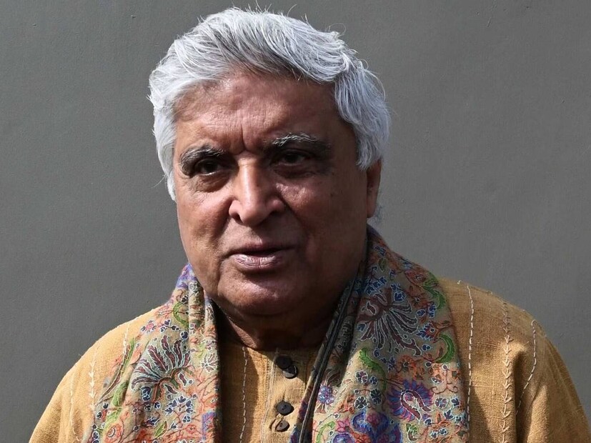 তিনি আরও বলেন, ‘আমি উর্দু এবং হিন্দি লোকদের জন্য লিখছি না, আমি ভারতীয়দের জন্য লিখছি। যেদিন ভারতীয়দের আগ্রহ গড়ে উঠবে, ভাষা খুব সহজেই বোঝা যাবে।’