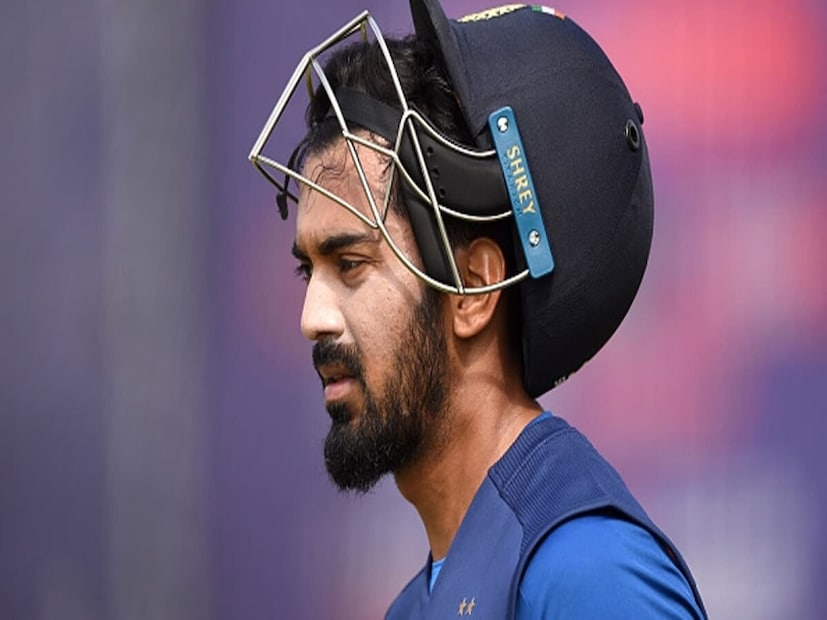 এরপর লখনউ সুপার জায়ান্টসের কেএল রাহুল দ্বিতীয় সর্বাধিক স্যালারি পান। ভারতীয় তারকা ব্যাটারের স্যালারি ১৭ কোটি টাকা।