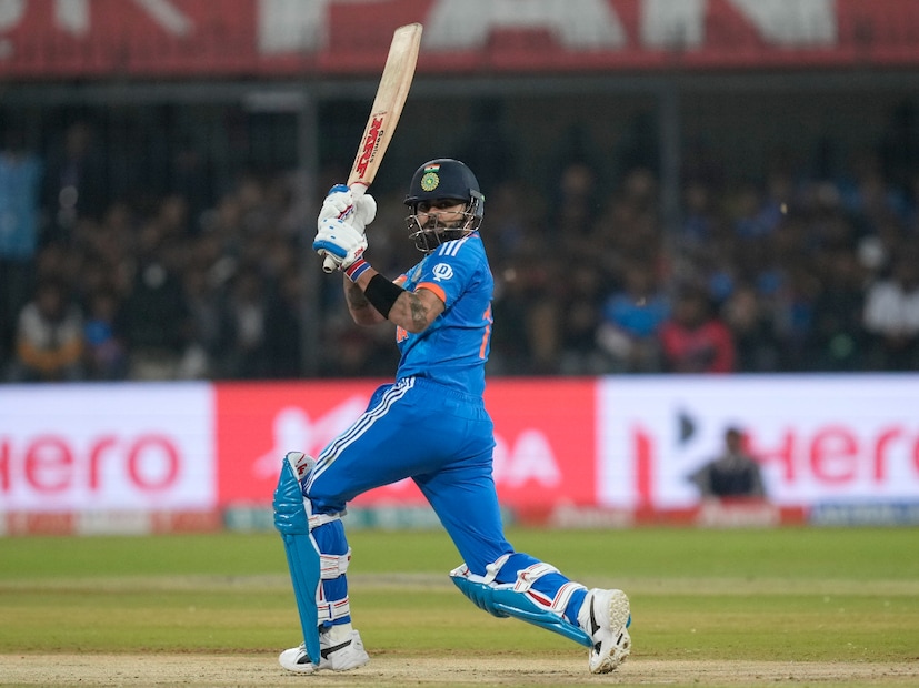 এছাড়াও কোহলির আরও প্রশংসা করে যুবরাজ বলেন, &quot;কঠিন পরিস্থিতিতে কীভাবে ব্যাট করতে হবে, কোন বোলারকে মারতে হবে, কোন বোলারকে ছাড়তে হবে, সেটা খুব ভাল বোঝেন কোহলি। রান তাড়া কীভাবে করতে হয় তা কোহলির থেকে ভাল কেউ বোঝে না।&quot;