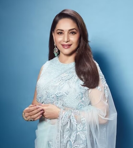 ১৯৯৯ সালে গাঁটছড়া বাঁধেন মাধুরী-শ্রীরাম। ছবির দুনিয়াকে ধীরে ধীরে বিদায় জানিয়ে স্বামী-সন্তানদের নিয়ে বিদেশে থিতু হন নায়িকা। তবে সন্তানরা বড় হওয়ার পরে ফের দেশে ফিরে ইন্ডাস্ট্রিতে কামব্যাক করেন মাধুরী। 