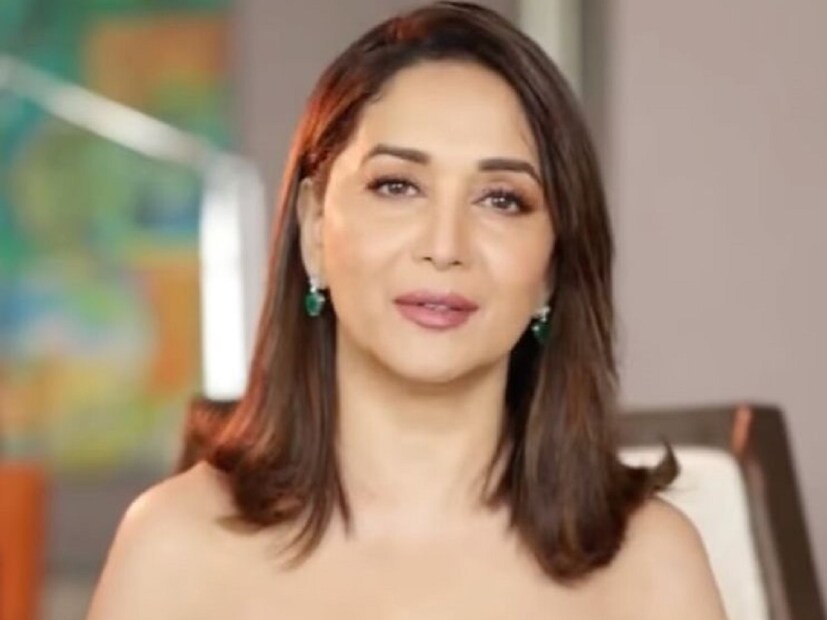 বলিউডের মোহময়ী সুন্দরীদের মধ্যে অন্যতম তিনি। নব্বইয়ের দশকে নাচে, গানে, অভিনয়ের জাদুতে সকলকে মুগ্ধ করেছেন। তাঁর হাসিতে এখনও যেন হাজার ওয়াটের আলো ঝরে! এতক্ষণে নিশ্চয়ই বুঝে গিয়েছেন কোন অভিনেত্রীর কথা বলা হচ্ছে! কথা হচ্ছে বলিউডের ‘ধক-ধক গার্ল’ মাধুরী দীক্ষিতের! রুপোলি দুনিয়া তাঁর সাফল্যের উপাখ্যান অনেকটা রূপকথার মতোই। তবে তাঁর ব্যক্তিগত জীবন নিয়ে এক সময় তুমুল বিতর্কও হয়েছে। 