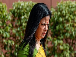 আরও চাপে মহুয়া মৈত্র