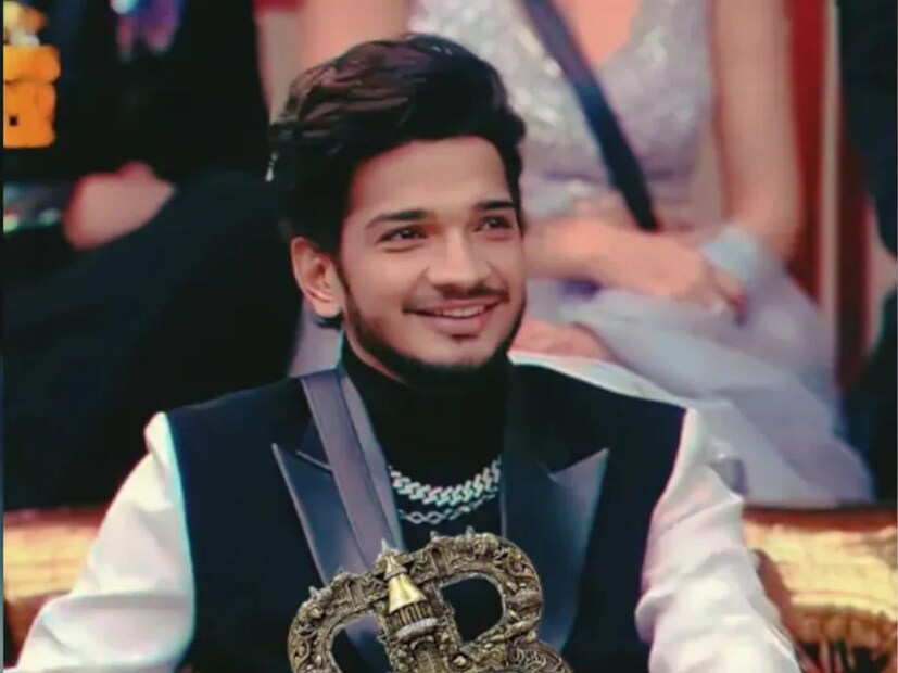 ‘‘আমার প্রাক্তন স্ত্রী যেহেতু বিয়ে করেছেন, তাই ও এখন থেকে আমার সঙ্গেই থাকবে। বিগত ৪-৫ মাসে আমি ওর সঙ্গে এতটাই জড়িয়ে পড়েছি যে, ওর প্রতি এখন আমার সীমাহীন স্নেহ। ও খুবই স্মার্ট।”