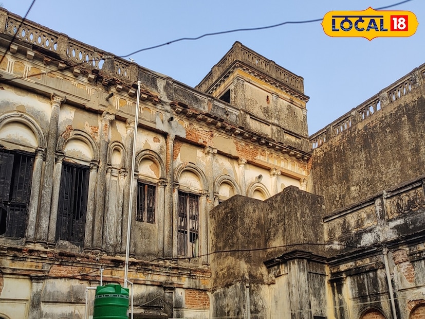 শক্তিগড় স্টেশন থেকে মাত্র কয়েক কিলোমিটার দূরে রয়েছে বড়শুল গ্রাম। আর এই গ্রামের মধ্যেই রয়েছে এক ঐতিহাসিক সংগ্রহশালা।