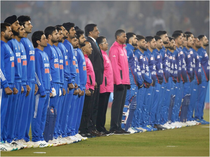 ভারতীয় দলের সম্ভাব্য একাদশ: রোহিত শর্মা (অধিনায়ক), যশস্বী জয়সওয়াল, বিরাট কোহলি, সঞ্জু স্যামসন, তিলক বর্মা, শিবম দুবে, রিঙ্কু সিং, অক্ষর প্যাটেল, কুলদীপ যাদব, অর্শদীপ সিং, মুকেশ কুমার। 