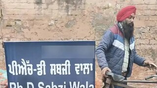 প্রায় ১১ বছর ধরে বিশ্ববিদ্যালয়ের আইন বিভাগে চুক্তিভিত্তিক অধ্যাপক ছিলেন তিনি