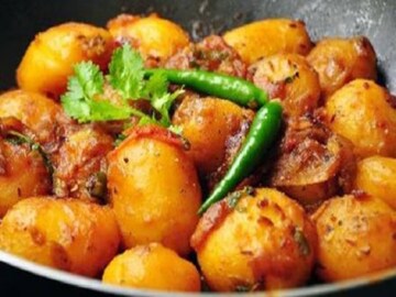 চুটিয়ে নতুন আলুর দম খাচ্ছেন? এতে কি বাড়ছে ডায়াবেটিস? মোটা হয়ে যাচ্ছেন? জানুন