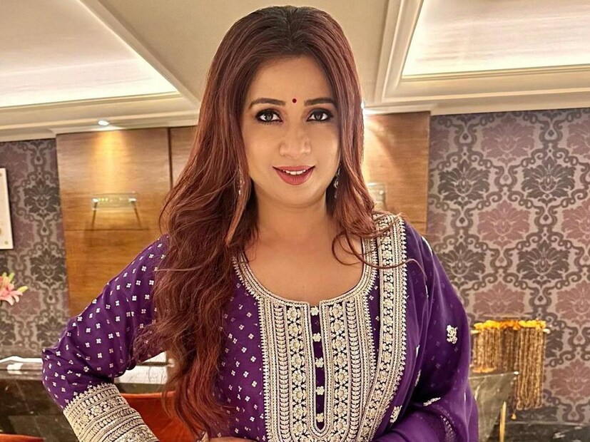 সঞ্জয় লীলা বনসালী পরিচালিত 'দেবদাস'-এ গানের মাধ্যমে বলিউডে হাতেখড়ি শ্রেয়ার। তার পর একের পর এক গানের প্রস্তাব। সময়ের সঙ্গে প্রথম সারির প্লেব্যাক শিল্পীদের তালিকায় নাম সামিল হয় তাঁর। কিন্তু জানেন কি, একটি গানের জন্য কত টাকা পারিশ্রমিক নেন তিনি?