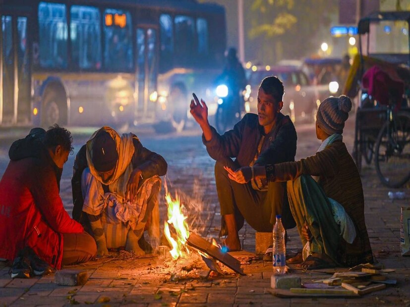 ভারতীয় আবহাওয়া দফতরের পূর্বাভাস অনুযায়ী, বুধবার দিল্লি, নয়ডা, গাজিয়াবাদ এবং অন্যান্য অংশে হাল্কা বৃষ্টি হতে পারে। মধ্য ও উত্তর দিল্লিতে গুঁড়ি গুঁড়ি বৃষ্টির সম্ভাবনা রয়েছে। 