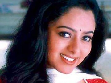 রূপে সকলকে ১০ গোল! হেলিকপ্টার দুর্ঘটনায় মাত্র ৩১-এই শেষ অমিতাভের নায়িকার জীবন