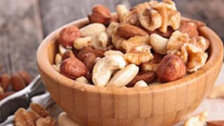 স্বাস্থ্য এবং ত্বকের জন্য খুবই উপকারী বাদাম স্বাস্থ্য এবং ত্বকের জন্য খুবই উপকারী বাদাম