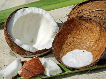 শরীরের জন্য নারকেলের উপকারিতার শেষ নেই