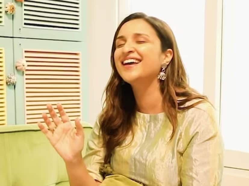 তবে, তিনি গান গেয়ে আগেই প্রশংসা পেয়েছেন। পরিণীতির গাওয়া ‘মানা কে হাম ইয়ার নেহি’ গানটি বেশ জনপ্রিয়তা পেয়েছিল। এই প্রথমবার স্টেজ শো করলেন পরিণীতি।