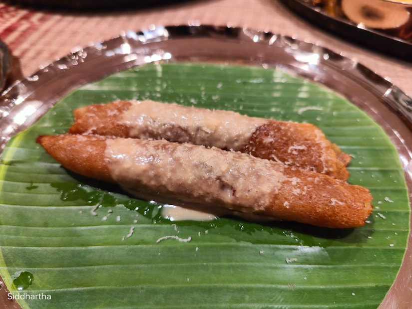 তিনি আরও বলেন যে, “তিরিশ বছর এই জায়গায় আমরা আমাদের খাঁটি বাঙালি খাবার একই ভাবে চালিয়ে যাচ্ছি। এখানে তিরিশ বছর পরেও সেই পুরনো হারিয়ে যাওয়া রেসিপি, যেরকম আমাদের ঠাকুরমারা বাড়িতে বানাতেন, ঠিক সেই ভাবেই বানাচ্ছি। তাতে আমরা বলতে পারি পিঁয়াজকলি চিংড়ি কিংবা নতুন আলুর দমের কথা। এই সময় জানুয়ারি মাসে কিংবা পৌষ মাসে নতুন আলুটা আমরা খুবই ভালবাসি। আর সেই মেন্যুটাকেই নিয়ে এসেছি। মিষ্টির মধ্যে পাটিসাপ্টা তো একদমই ভোলা চলবে না! তাছাড়াও নতুন গুড়ের রসগোল্লা, নতুন গুড়ের রাজভোগ, নতুন গুড়ের সন্দেশ এগুলোও রয়েছে। আর তিরিশ বছরের যে আহেলিয়ানা, সেটা কোনও দিনও ভুলব না। আর সেটাকেই এগিয়ে নিয়ে চলব। আমরা আপনাদের জন্য অপেক্ষা করে রয়েছি।”