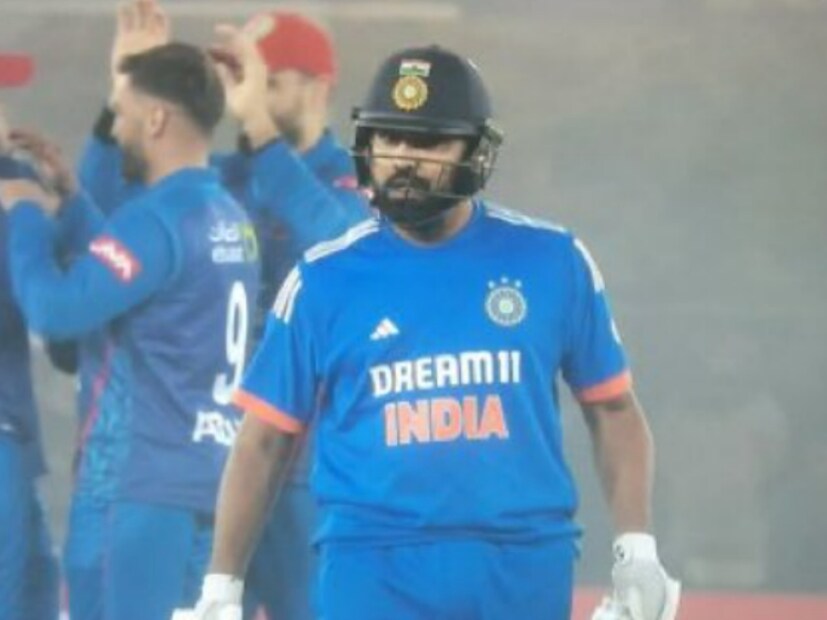 প্রথম ম্যাচে আফগানদের বিরুদ্ধে শুভমান গিলের সঙ্গে ভুল বোঝাবুঝির কারণে শূন্য় রানে রান আউট হয়েছিলেন রোহিত শর্মা। সেই সময় শুভমান গিলের উপর চটেও গিয়েছিলেন রোহিত।
