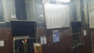  দীর্ঘদিন ধরে বন্ধ দু-দুটি টিকিট কাউন্টার, বিধাননগর স্টেশনে যাত্রীদের দুর্ভোগ অব্যাহত