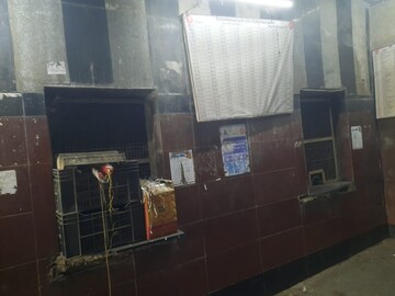  দীর্ঘদিন ধরে বন্ধ দু-দুটি টিকিট কাউন্টার, বিধাননগর স্টেশনে যাত্রীদের দুর্ভোগ অব্যাহত