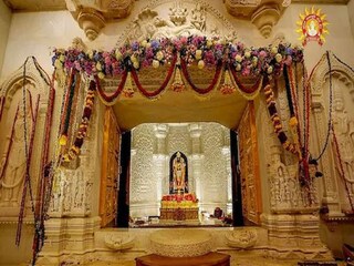 অযোধ্যার রাম মন্দিরে রাম লালার মূর্তি৷ ছবি- পিটিআই
