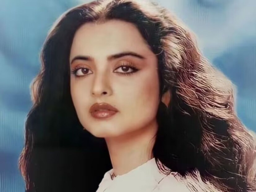 রেখা পেশায় একজন বিমান সেবিকা হতে চেয়েছিলেন এবং সারা বিশ্ব ভ্রমণ করতে চেয়েছিলেন। কিন্তু তাঁর ভাগ্যে সাধ দেয়নি৷তবে অভিনেত্রী হওয়ার পরেও, তিনি সারা বিশ্ব ভ্রমণ করেছিলেন৷
