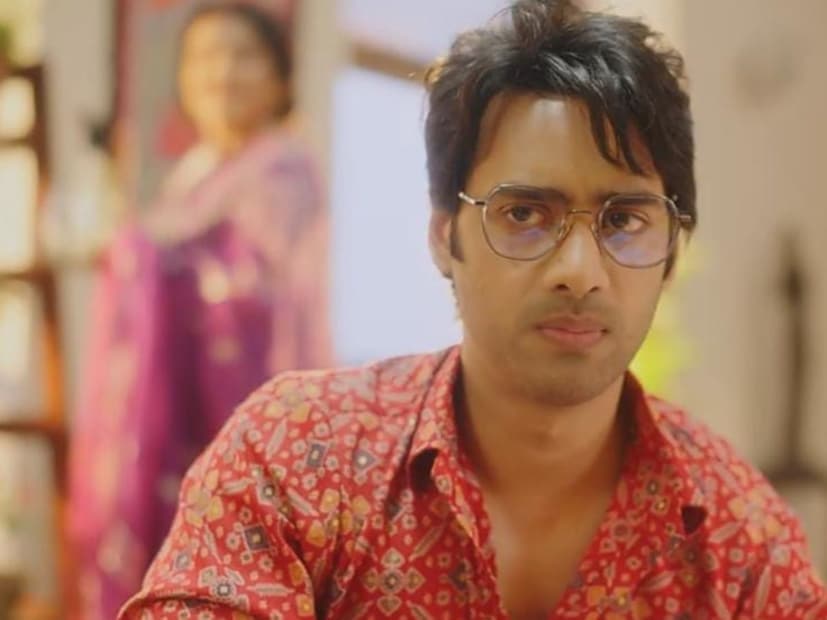 এই বিষয়ে একটি সংবাদ মাধ্যমকে দেওয়া সাক্ষাৎকারে অভিনেতা জানান, সোশ্যাল মিডিয়ায় সকলেই নিজের মতামত রাখতে পারেন। তিনি বলেন, &quot;মানুষ আজকাল বড্ড জাজমেন্টাল, এতো বেশি বুঝে ফেলে আগে থেকে… আমি তো বুদ্ধিমান নয়! কারুর যদি মনে হয়ে থাকে, সেটা তার মত। আমি বলতে পারব না।&quot; 