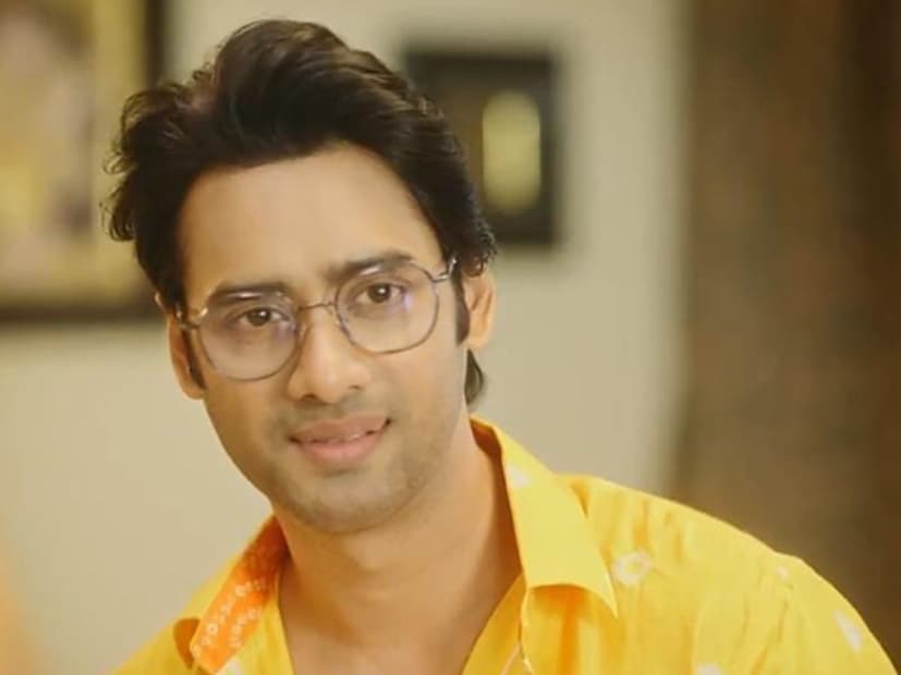 বহু দিন পর ছোটপর্দায় ফিরছেন রেজওয়ান রব্বানি শেখ। গত বছর মার্চে শেষ হয়েছিল ‘নবাব নন্দিনী’। নতুন মেগা ‘বঁধুয়া’র হাত ধরেই ফিরছেন তিনি। 