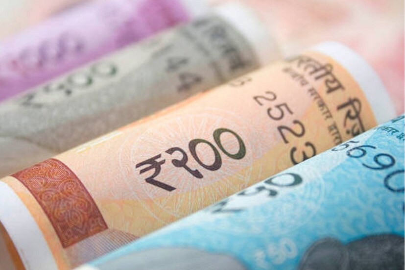 Oracle Financial Services Software(OFSS)-এর শেয়ার নিয়ে এখন খুবই আলোচনা চলছে। কারণ এরকমই কাণ্ড ঘটিয়ে ফেলেছে তারা। গত ১৮ জানুয়ারি, শেয়ার বাজার বড়সড় পতনের মুখে পড়ে। প্রায় সমস্ত শেয়ারের অবস্থাই খারাপ হয়ে যায়। কিন্তু ঠিক সেই সময় এই স্টকটি ৩০ শতাংশ বৃদ্ধি মুখ দেখেছে। ১৯ জানুয়ারিও এই স্টক ৫ শতাংশ বৃদ্ধি রিপোর্ট করেছে।