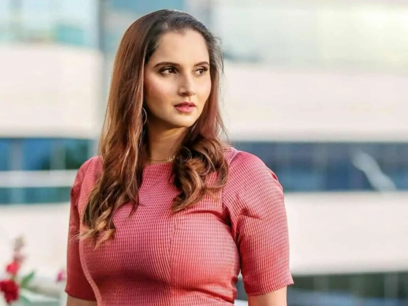 আজ আমরা কথা বলব, সানিয়ার জীবনের ৫টি বিতর্কিত অধ্যায় নিয়ে। সানিয়া অবশ্য কখনওই বিতর্ককে পাত্তা দেননি। তিনি চলেছেন নিজের মতো, মাথা উঁচু করে।