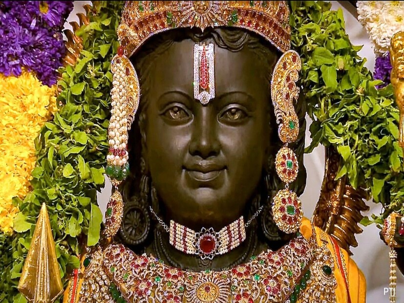 ভারতের আবহাওয়া দফতরের মতে, আজ সকাল ৫.৩০ টায় পূর্ব উত্তর প্রদেশ এবং বিহারের বিচ্ছিন্ন পকেটে ঘন থেকে অতি ঘন কুয়াশা পরিলক্ষিত হয়েছে।