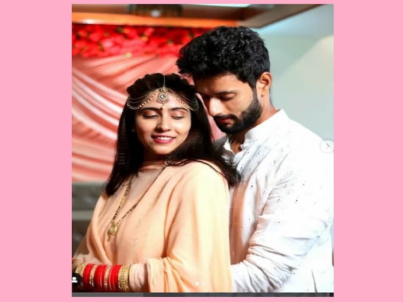 শিভম দুবের প্রেম জীবন বলিউড সিনেমার গল্প থেকে উঠে এসেছে৷ শিভম ও আঞ্জুম খান ভিন্ন ধর্মাবলম্বী হওয়ায় বিয়ের পর সোশ্যাল মিডিয়ায় ট্রোলডও হন ভারতীয় ক্রিকেটার। তবে নেটিজেনদের এত চোখ রাঙানি থাকলেও  তাঁদের  পরিবারের এতে কোনও আপত্তি ছিল না৷ শিভম  ও আঞ্জুম খান  এখন সুখী দম্পতি৷ (Shivam/insta)