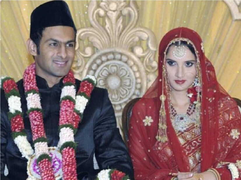 আয়েশা সিদ্দিকির পর সানিয়া মির্জার সঙ্গে বিয়ে হয়েছিল শোয়েবের। সানা জাভেদের সঙ্গে তৃতীয় বিয়ে করেছেন তিনি। আর তা নিয়ে শোয়েব রীতিমতো গর্বিত।