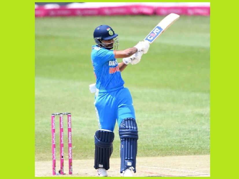 কী গণ্ডগোল সবই মাথার ওপর দিয়ে বেরিয়ে যাচ্ছে ভাবছেন কারণ রাহুল দ্রাবিড় সাংবাদিক সম্মেলনে ইতিমধ্যেই জানিয়েছেন যে শ্রেয়স আইয়ার ও ইশান কিষাণকে ভারত বনাম আফগানিস্তান সিরিজে রাখা হয়নি কারণ টিম কম্পোজিশনে তাঁদের প্রয়োজন হয়নি৷