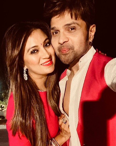 সোনিয়া সেই সময়ে অনেক টিভি শোতে কাজ করতেন এবং কোমলের সঙ্গে বন্ধুত্বের কারণে তিনি প্রায়ই হিমেশের বাড়িতে যেতেন।
