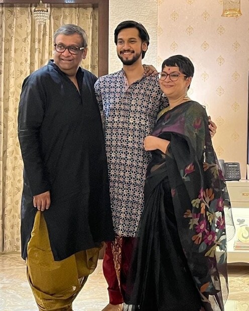 কাজের পাশাপাশি নিজেদের সংসারও খুব সুন্দর করে সাজিয়েছেন কৌশিক-চূর্ণী৷ তাঁর সন্তান উজান অক্সফোর্ড বিশ্ববিদ্যালয় থেকে পাশ করেছেন৷ একই সঙ্গে তিনি ছবিতেও অভিনয় করছেন৷ 