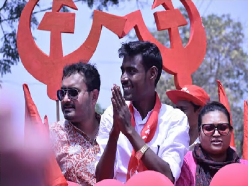 *সম্প্রতি ব্রিগেড সমাবেশ উদ্দীপনা যুগিয়েছে তরুণ প্রজন্মের বাম কর্মীদের। অগ্রগতির আবহেই এসএফআই-এর সম্মেলন নতুন করে অক্সিজেন দেবে বাম শিবিরকে, আশাবাদী ছাত্রনেতারা। সংগৃহীত ছবি।