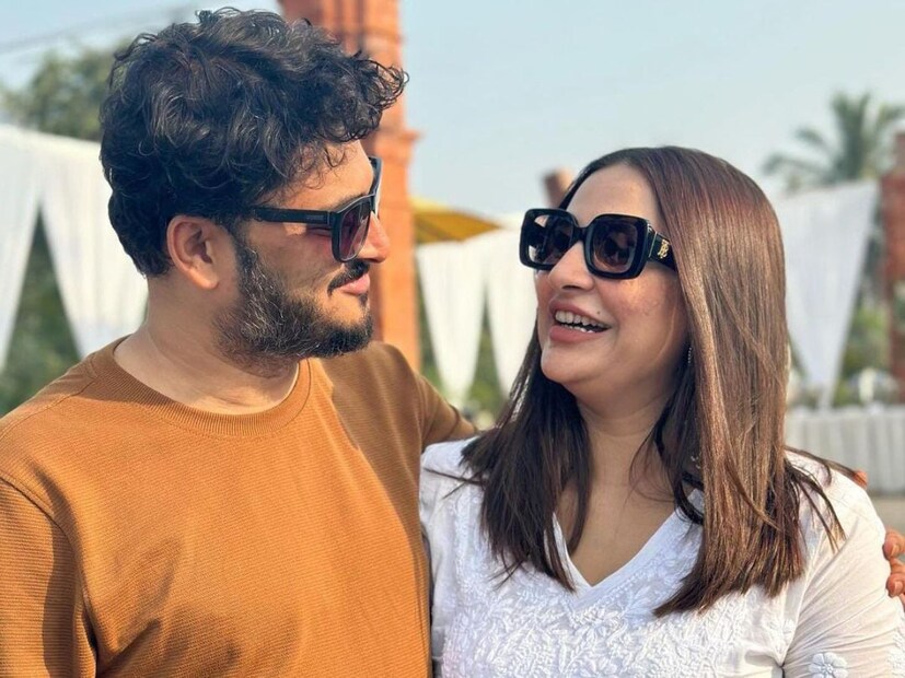 রায়পুরের কাছে গঙ্গার ধারে এক রাজবাড়ির এক নতুন প্রপার্টিতে বসেছিল এই আসর৷ 