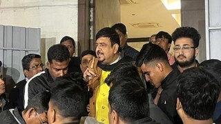 ইডি-র তল্লাশির পর শ্রীভূমির বাড়িতে দমকল মন্ত্রী সুজিত বসু৷ 