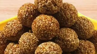  তিল ও গুড়ের নাড়ু