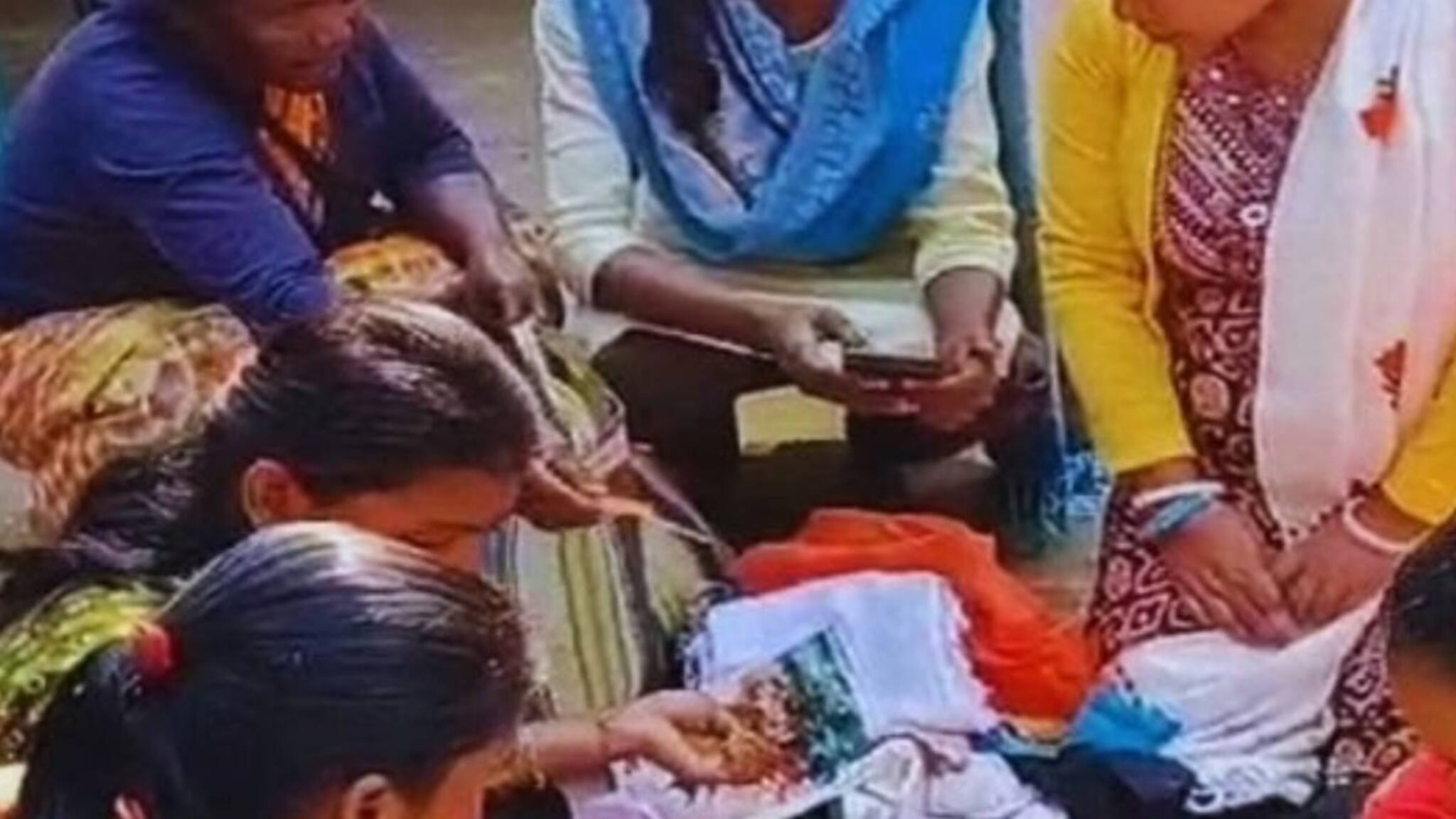 Alipurduar News: গয়না তৈরি করে আয় করছেন চা বাগানের মহিলারা! রইল ভিডিও