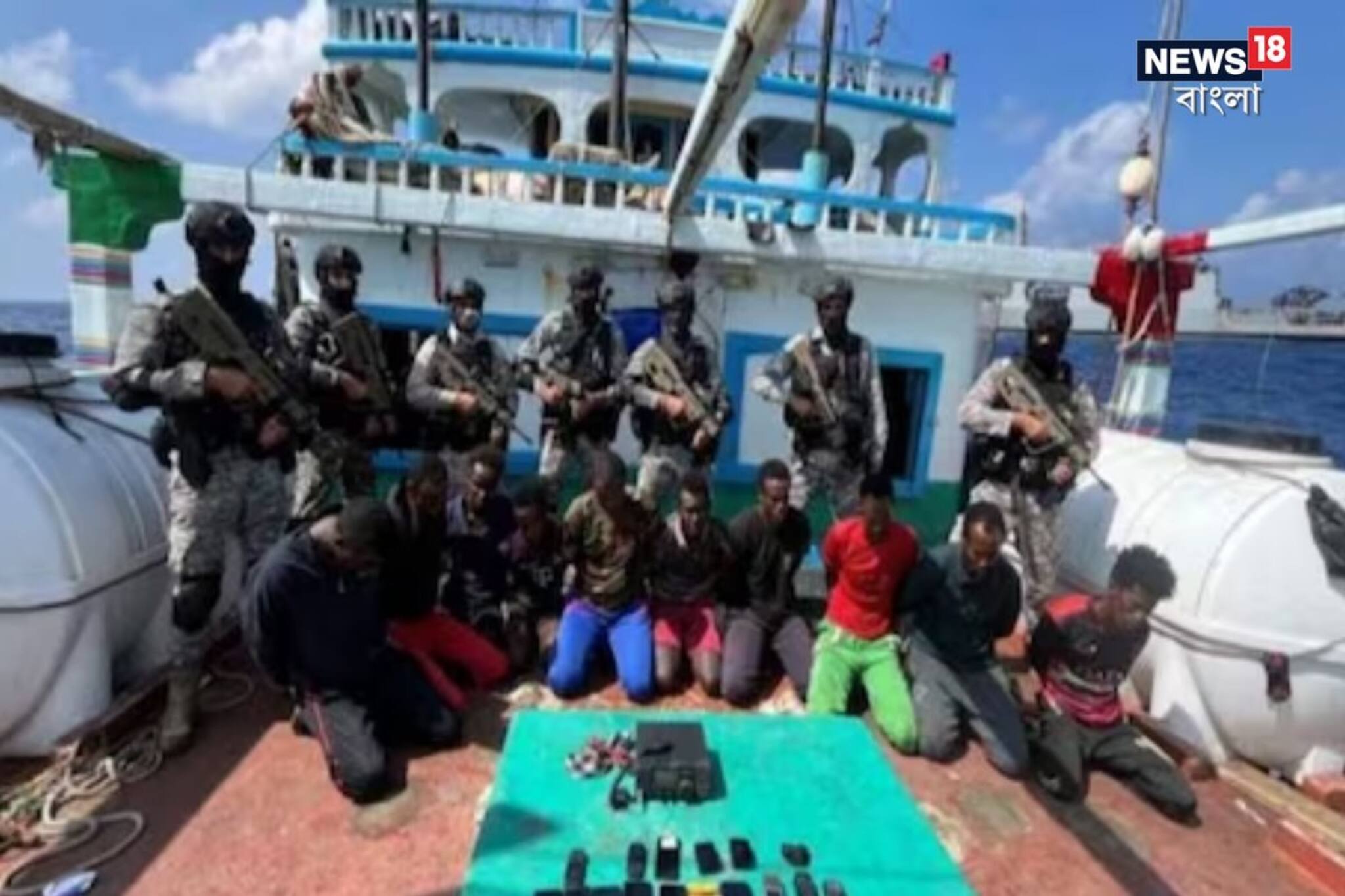 জলদস্যুদের হাত থেকে ১৯ পাকিস্তানিকে উদ্ধার করল ভারতীয় নৌসেনা
