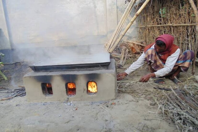 *গঙ্গারামপুর: কুয়াশাচ্ছন্ন সকাল। তাপমাত্রা ১০ ডিগ্রি সেলসিয়াসের কাছাকাছি। ফাইল ছবি। 