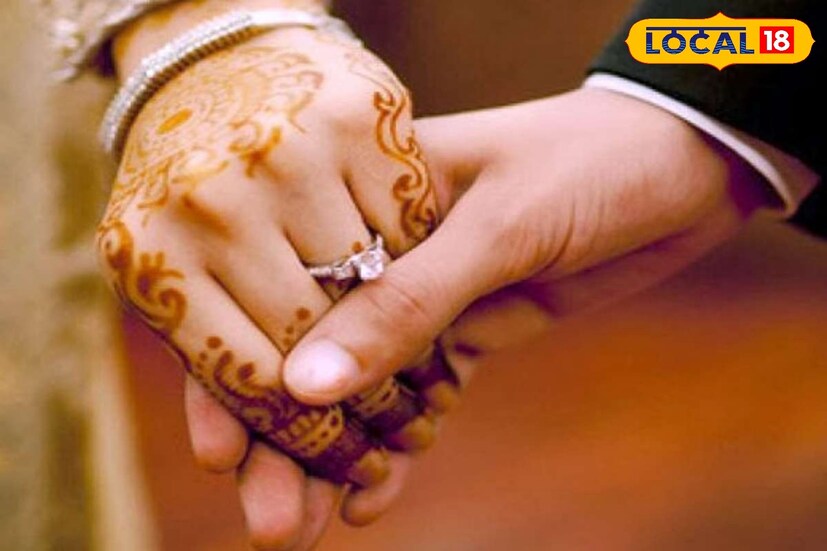 *স্বামীর আয়-উপার্জন খরচের তুলনায় কম। তাই সংসারে কম-বেশি আর্থিক অভাব-অনটন লেগে থাকে। স্বামীর আর্থিক সংকটের কারণে অনেকের সুখের সংসারও ভেঙে যাওয়ার উপক্রম হয়। সংগৃহীত ছবি।