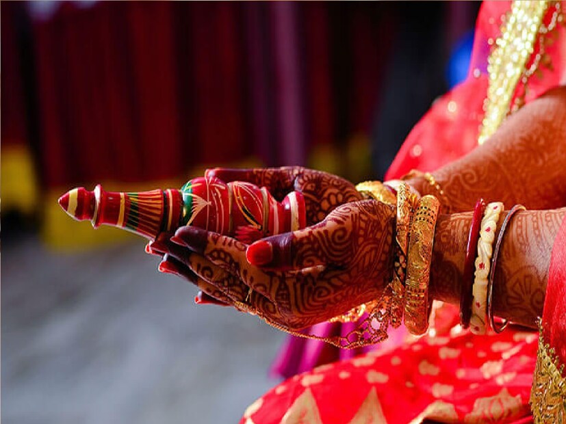 *এটা যদি দৈনন্দিন জীবনে করা হয় তাতে স্বামীর কর্মক্ষমতা বৃদ্ধি হয়। এ ছাড়াও স্বামী যে সমস্ত গ্রহ দোষ রয়েছে, সেগুলো কমে। স্বামীর আর্থিক শ্রীবৃদ্ধি হয়। সংগৃহীত ছবি।
