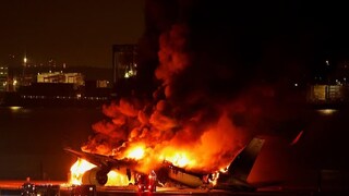 ভূমিকম্পের মধ্যে জাপানে নতুন আতঙ্ক! দাউদাউ করে জ্বলছে বিমান