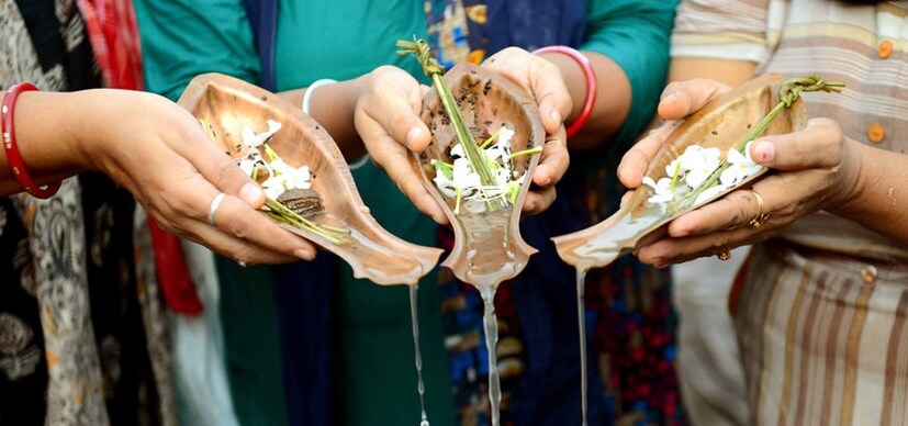পৌষ অমাবস্যার দিন দানধ্যান ও পুণ্যস্নানের শুভ সময় হল বৃহস্পতিবার ভোর ৫.৫৭ মিনিট থেকে সকাল ৬.২১ পর্যন্ত।